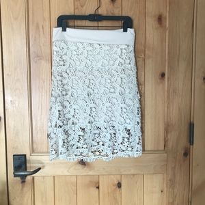 Solitaire Cream Lace Skirt in Women